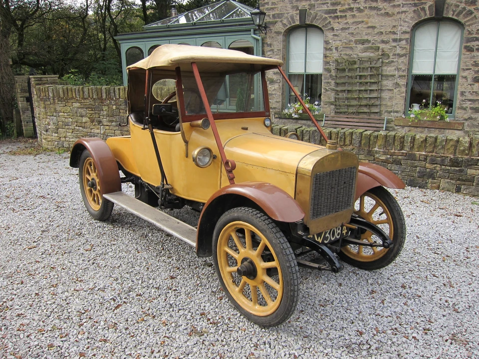 1920 Hillman - Image 14 of 26