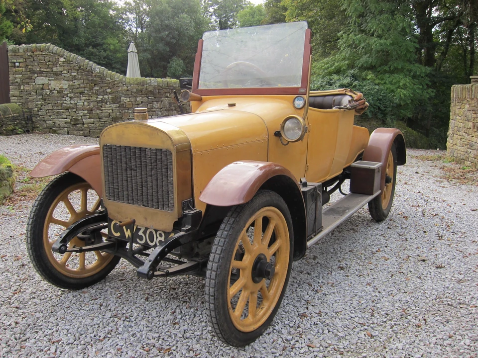 1920 Hillman - Image 4 of 26