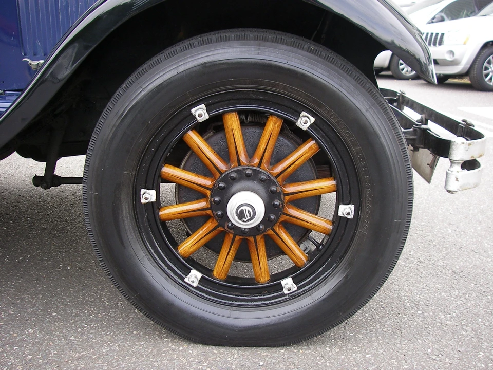 1925 Chrysler - Image 2 of 5