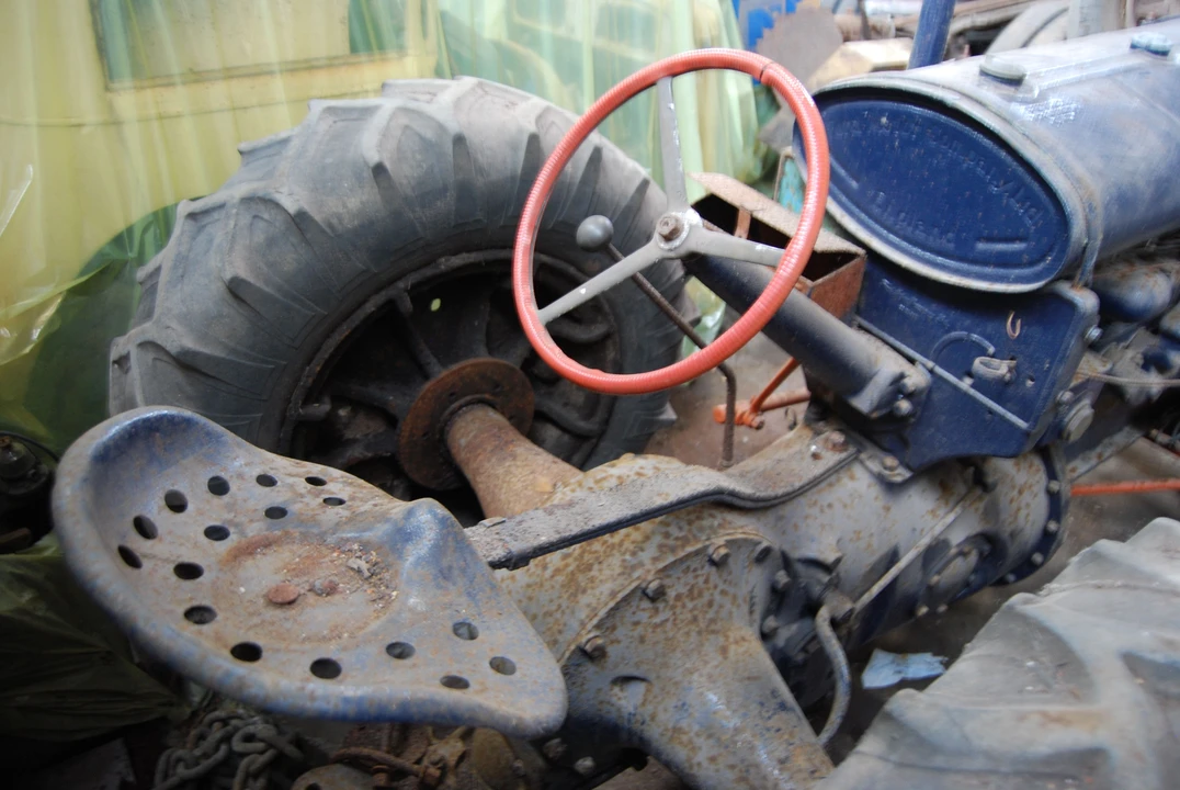 1944 Ford Tractor - Image 2 of 3