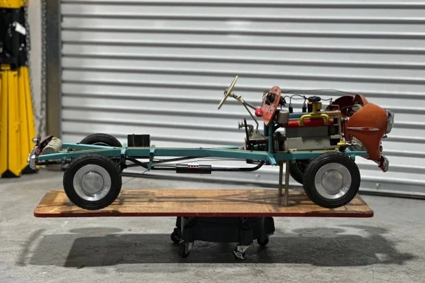 Parts & Memorabilia Scale Models - Image 2 of 6