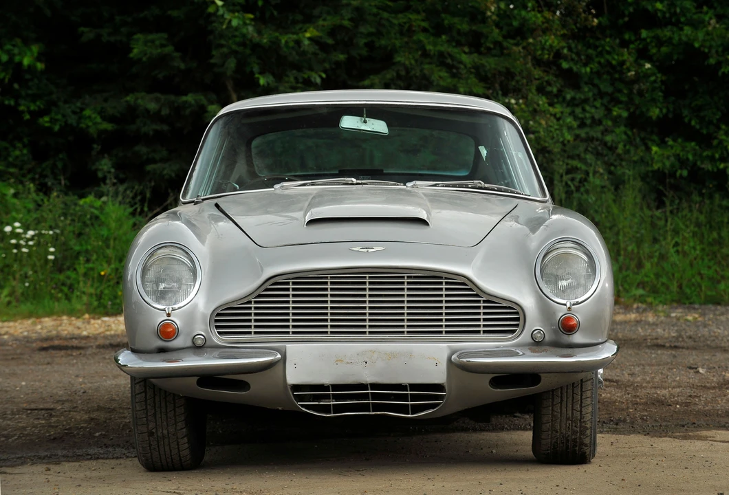 1967 Aston Martin DB6 - Image 2 of 8