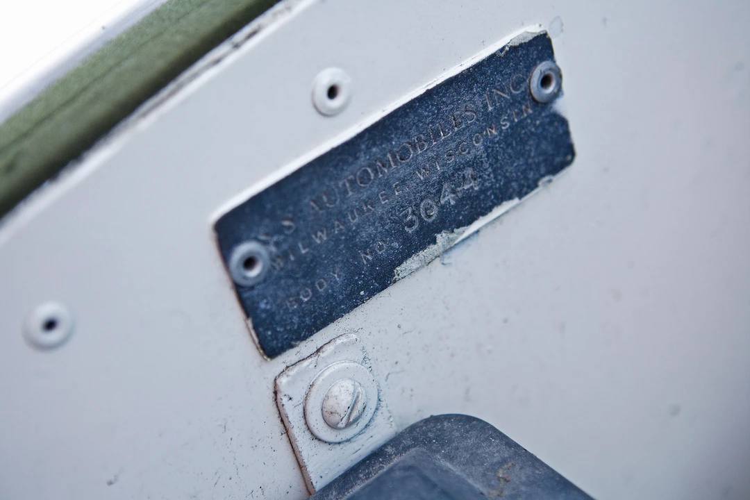 1980 Excalibur - Image 3 of 4