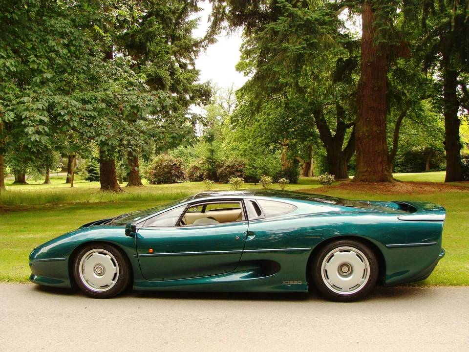 1992 Jaguar XJ220 - Image 9 of 12