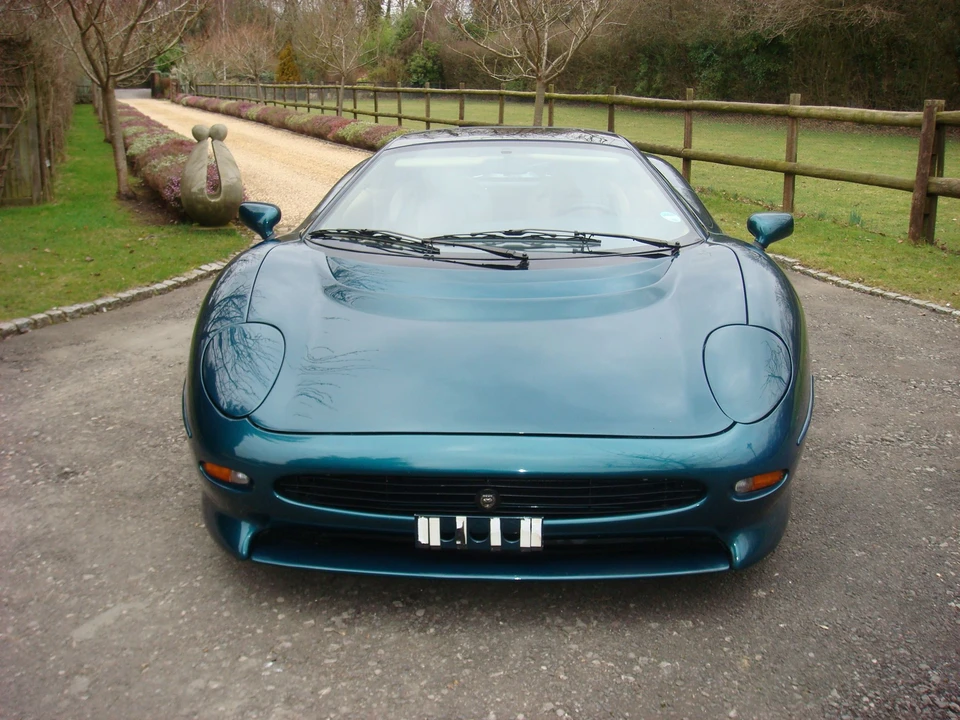 1992 Jaguar XJ220 - Image 8 of 12