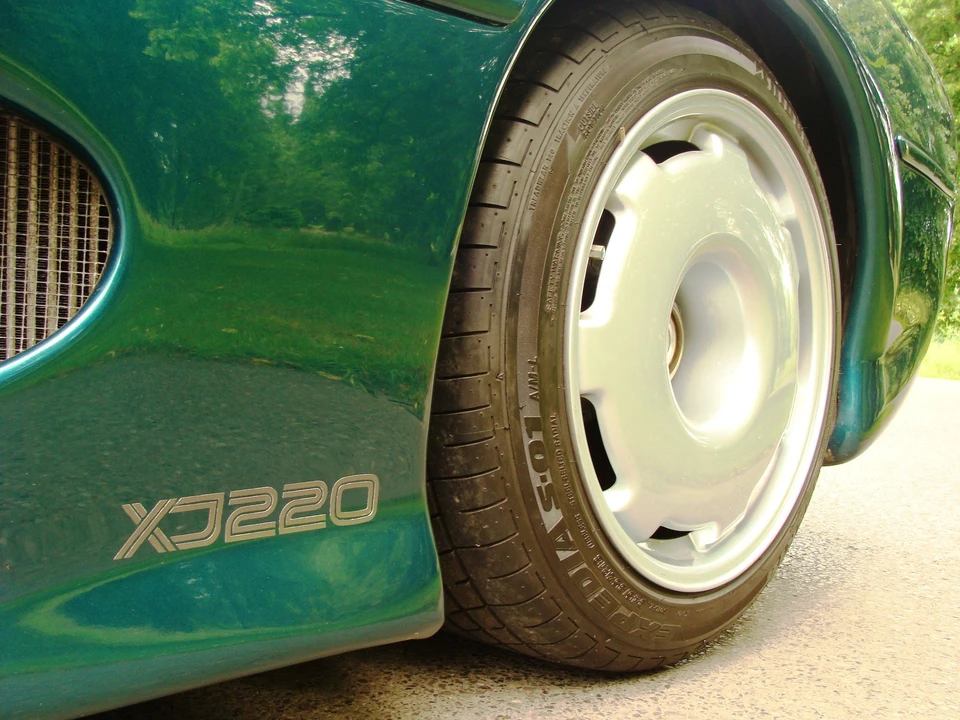 1992 Jaguar XJ220 - Image 3 of 12