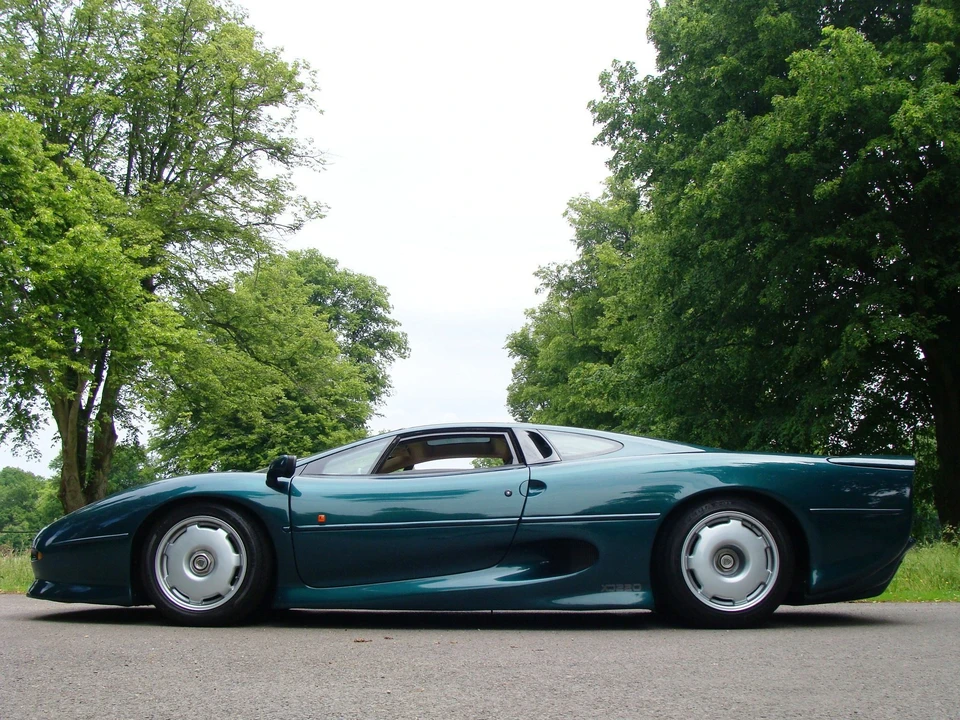 1992 Jaguar XJ220 - Image 10 of 12