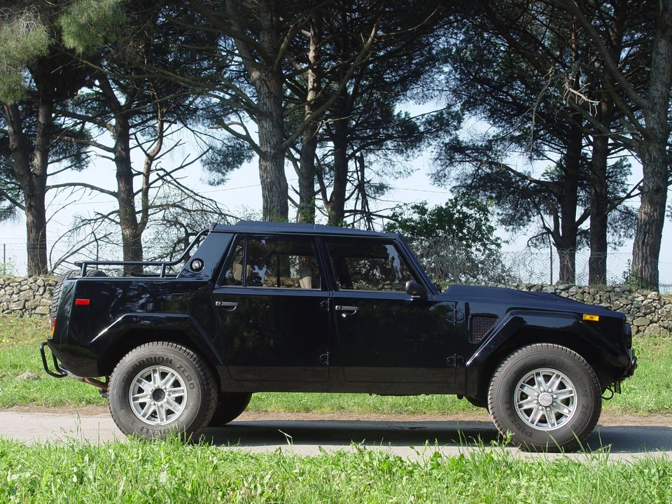 1992 Lamborghini LM002 - Image 5 of 5