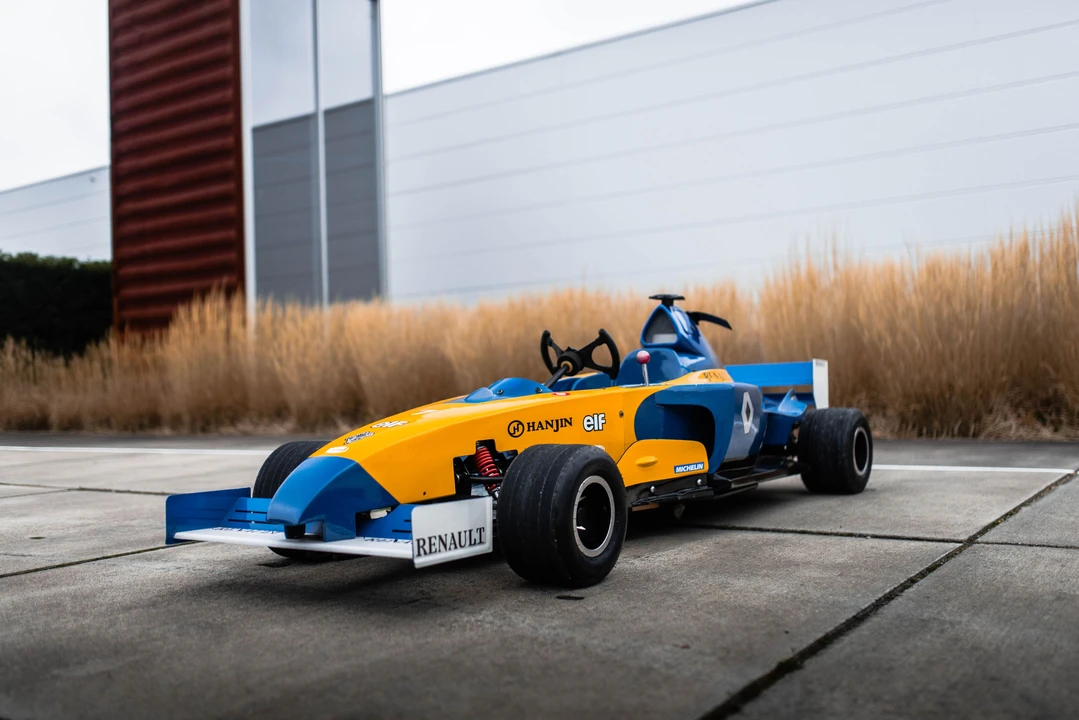 2004 Renault - Image 16 of 31