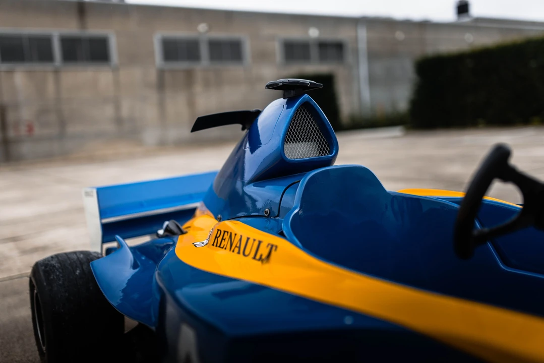 2004 Renault - Image 28 of 31