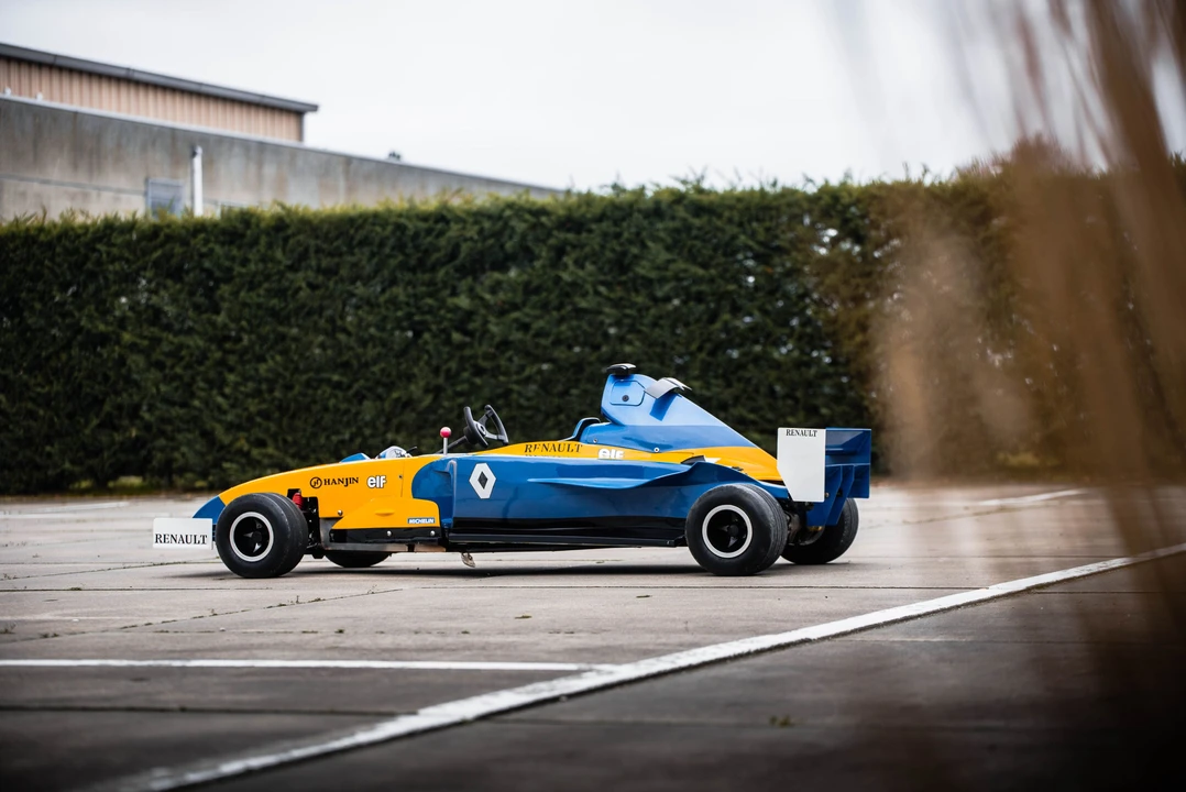 2004 Renault - Image 6 of 31