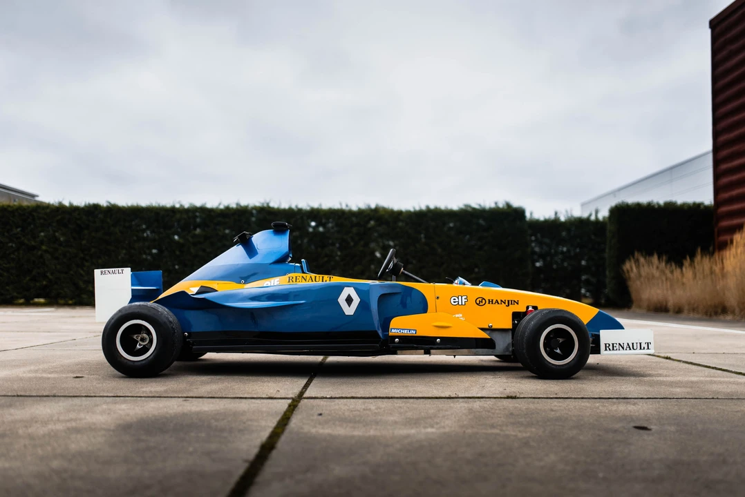 2004 Renault - Image 7 of 31