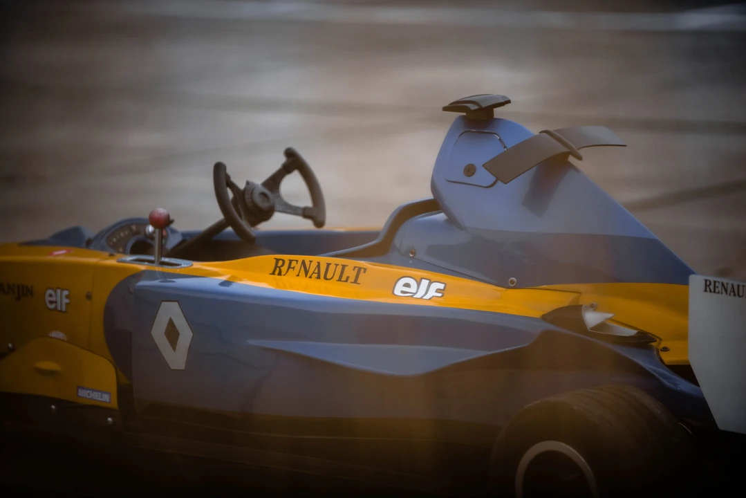 2004 Renault - Image 18 of 31