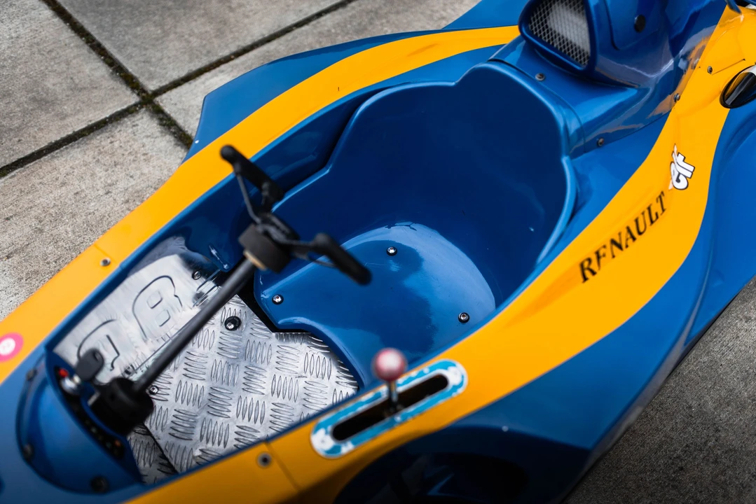 2004 Renault - Image 19 of 31