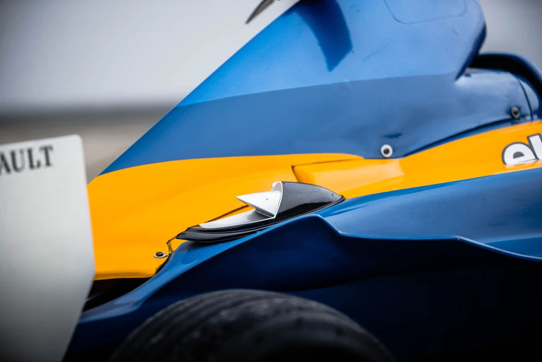 2004 Renault - Image 24 of 31