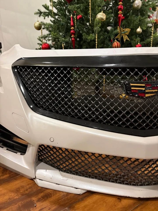Cadillac CTS-V 3rd Gen - Image 2 of 4