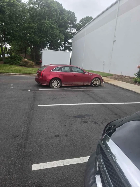 Cadillac CTS 2nd Gen - Image 2 of 3
