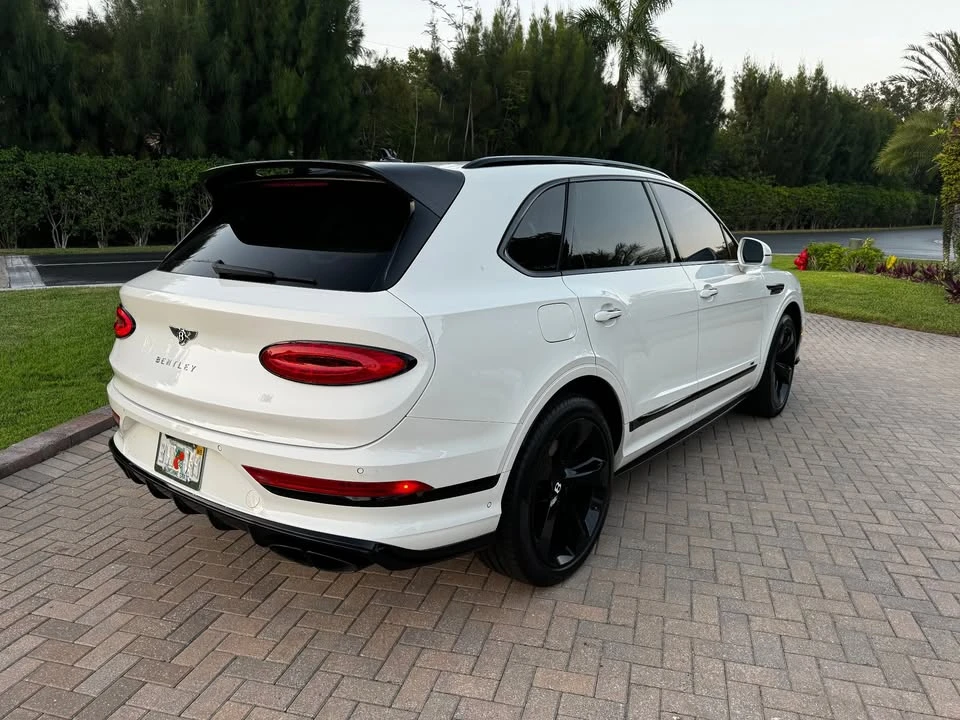2022 Bentley Bentayga - Image 5 of 10