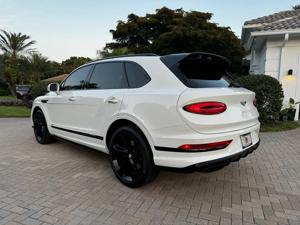 2022 Bentley Bentayga - Image 4 of 10
