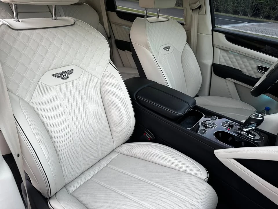 2022 Bentley Bentayga - Image 7 of 10