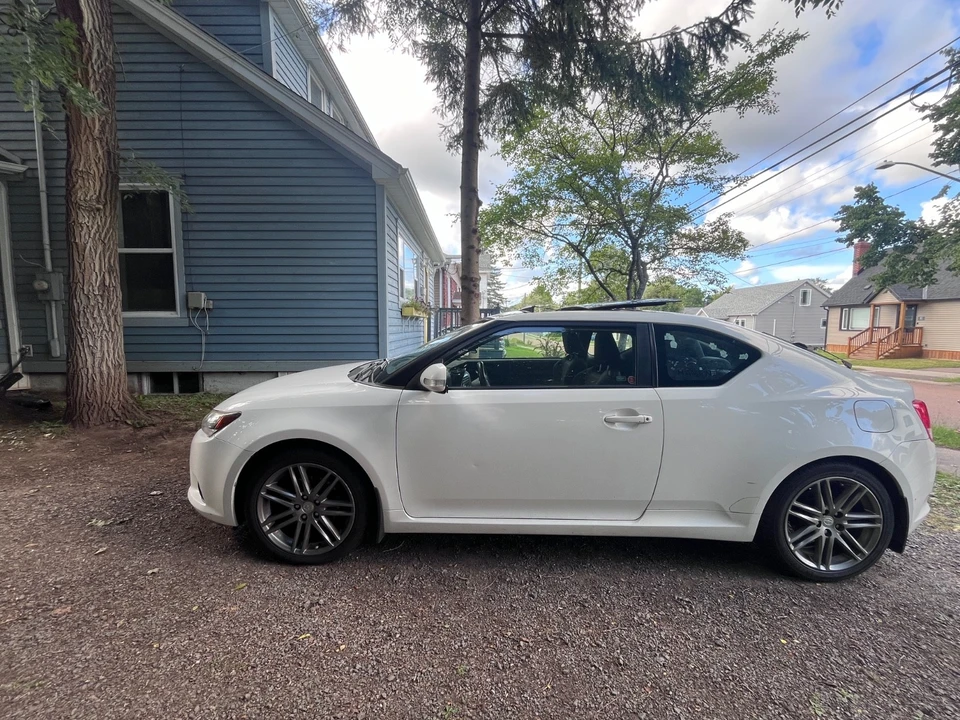 2011 Scion tC - Image 3 of 6