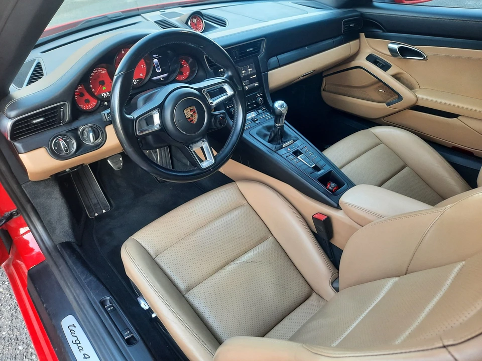 2018 Porsche 991 Targa 4 GTS - Image 11 of 15