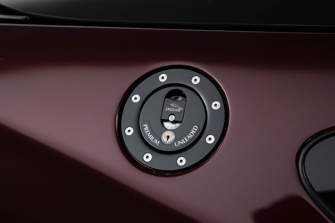 1993 Jaguar XJ220 - Image 17 of 29
