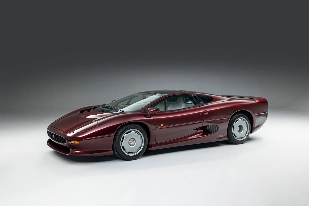 1993 Jaguar XJ220 - Image 2 of 29