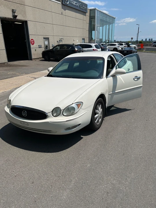 2009 Buick Lucerne - Image 2 of 9