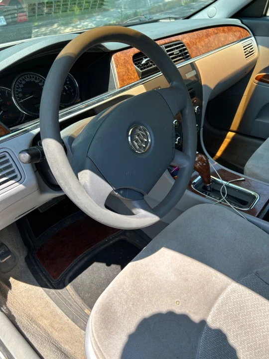 2009 Buick Lucerne - Image 8 of 9
