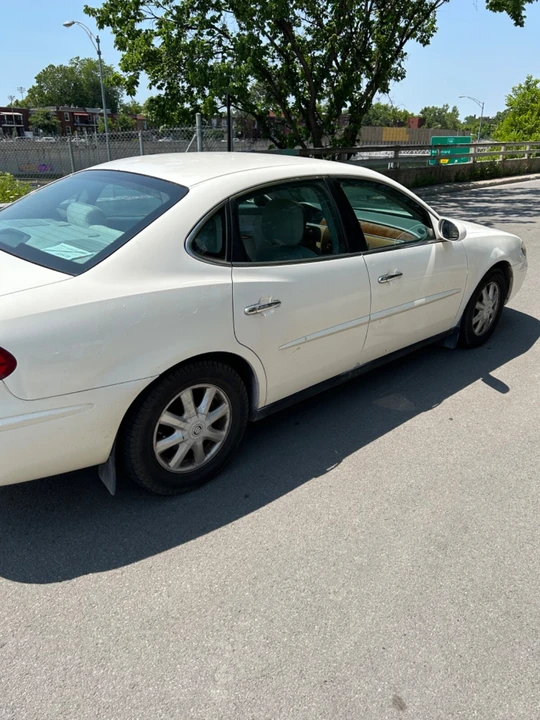 2009 Buick Lucerne - Image 6 of 9