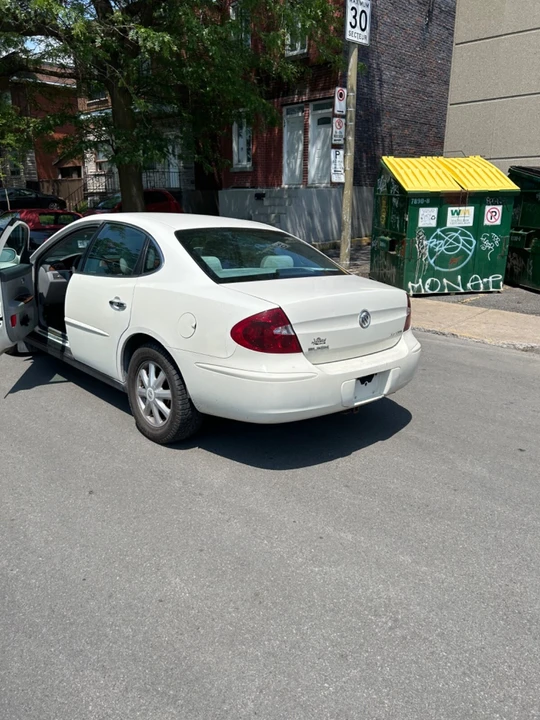 2009 Buick Lucerne - Image 3 of 9