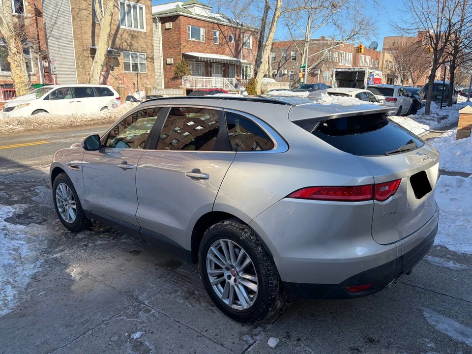 2017 Jaguar F-Pace - Image 4 of 20
