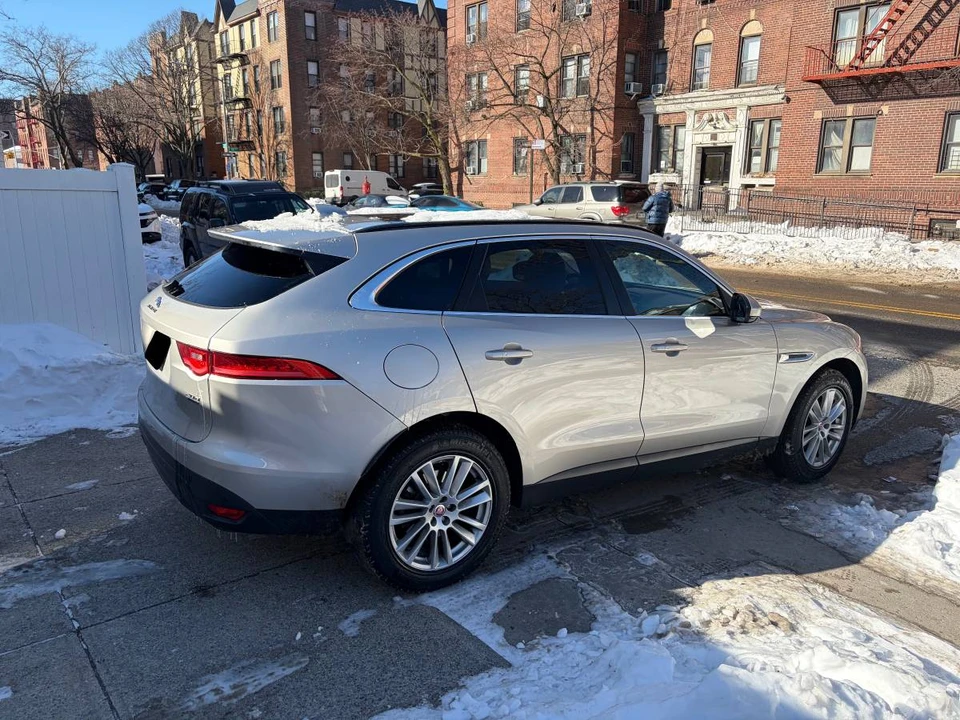 2017 Jaguar F-Pace - Image 7 of 20