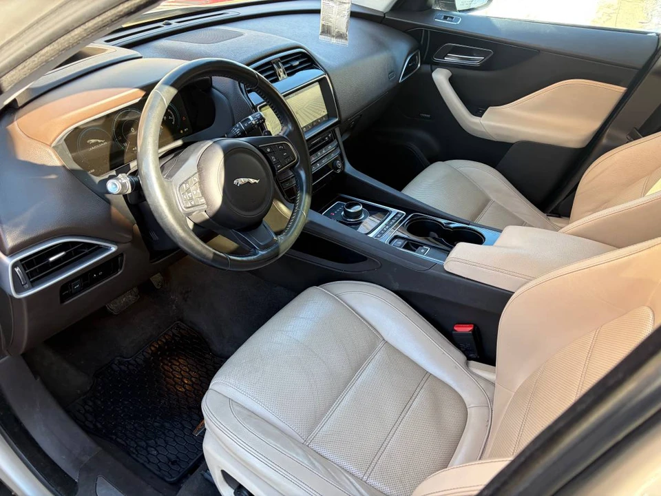 2017 Jaguar F-Pace - Image 9 of 20
