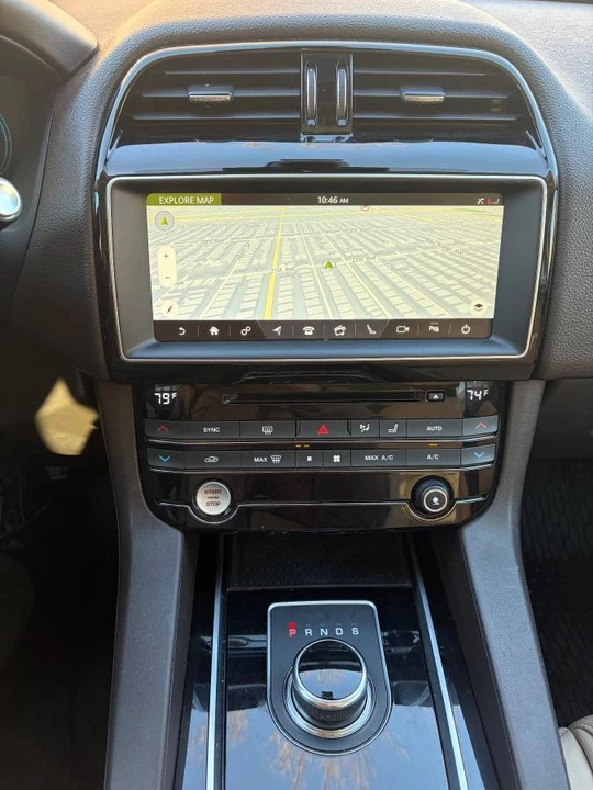 2017 Jaguar F-Pace - Image 13 of 20