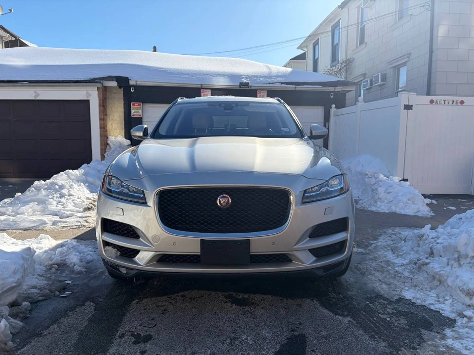 2017 Jaguar F-Pace - Image 2 of 20