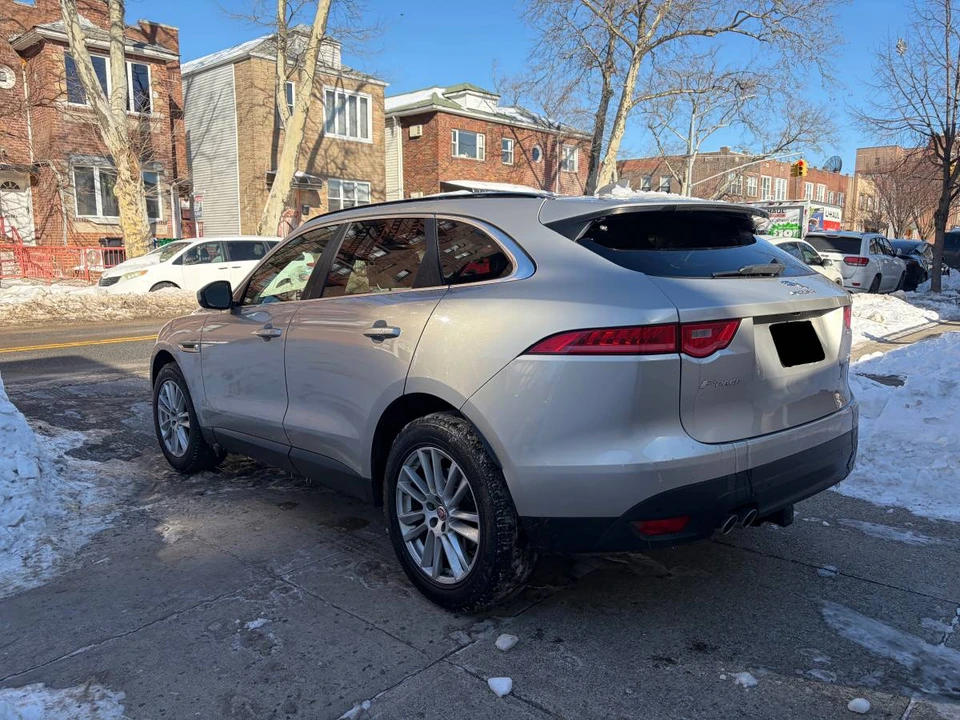 2017 Jaguar F-Pace - Image 5 of 20