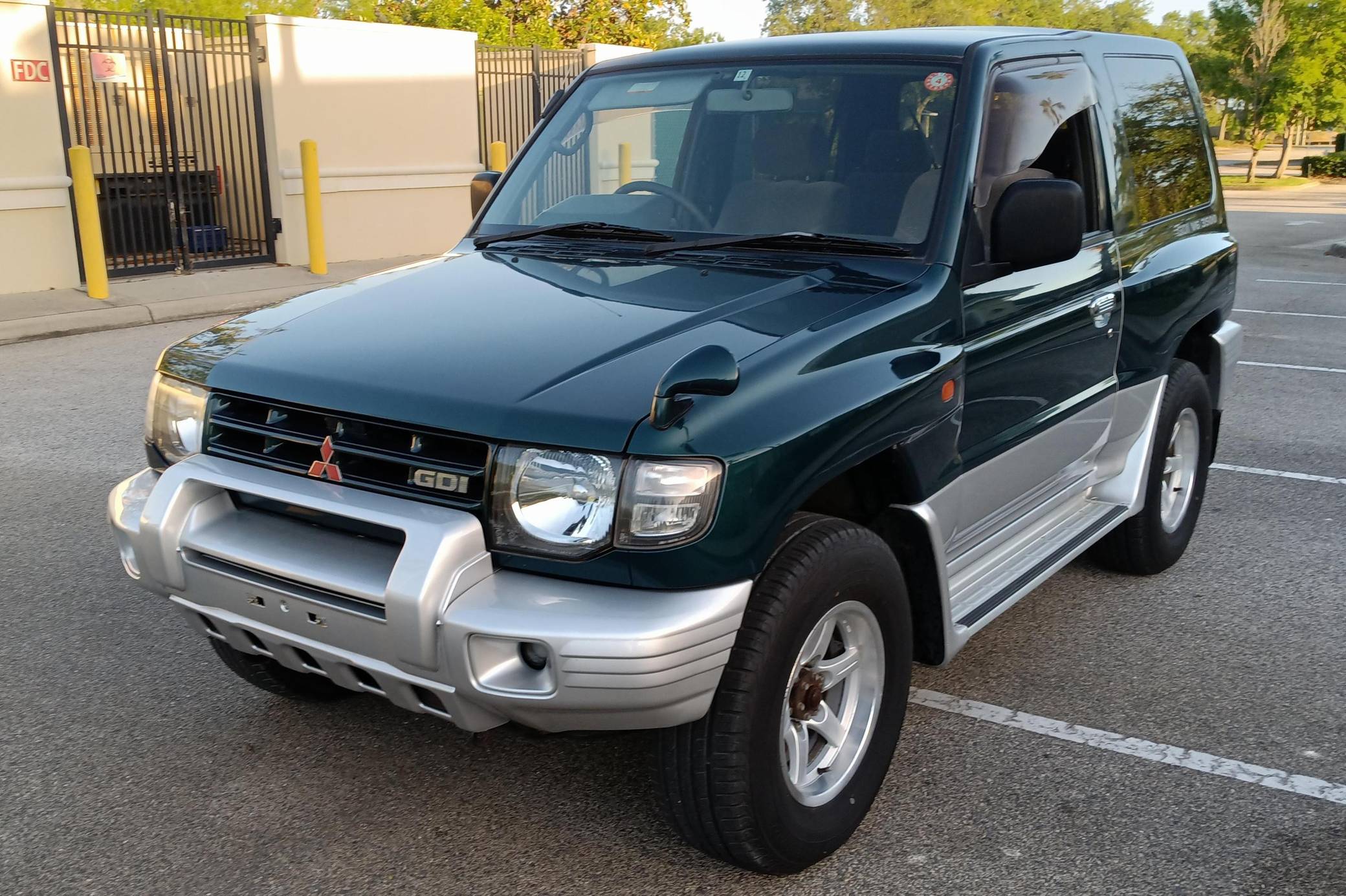 1999 Mitsubishi Pajero Wide 4x4 2-Door