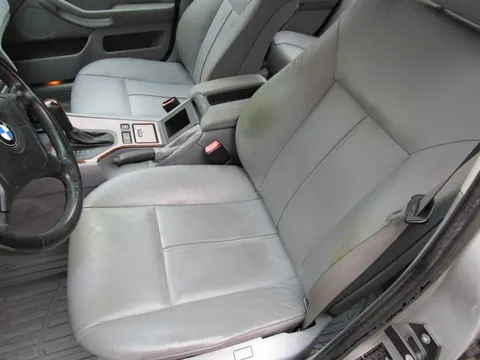 2000 BMW 540i