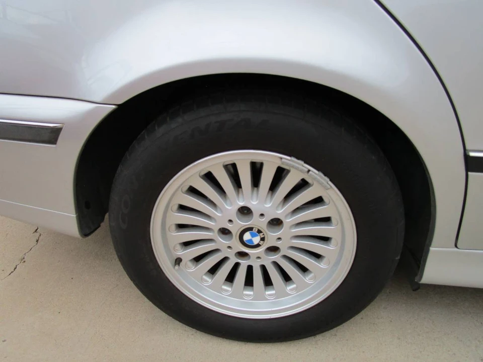 2000 BMW E39 540i - Image 9 of 22