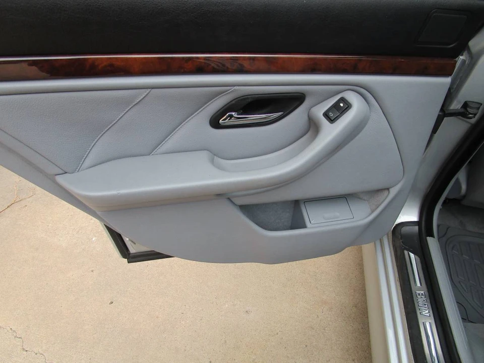 2000 BMW E39 540i - Image 13 of 22