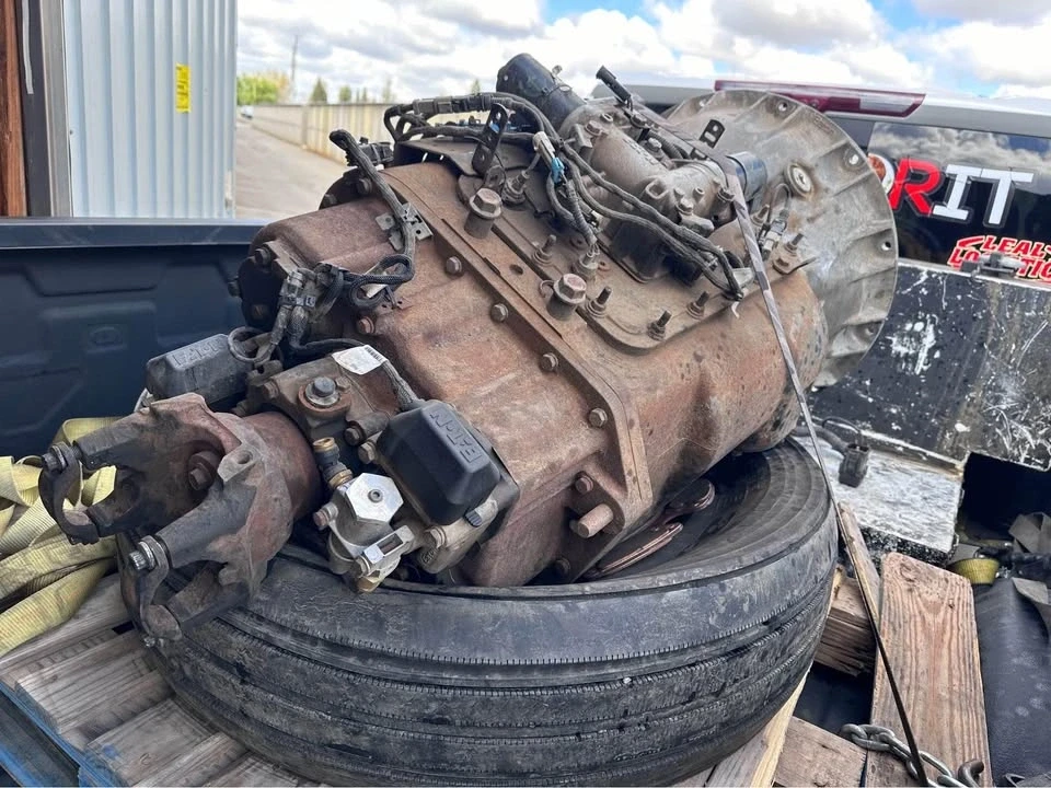 2018 Parts & Memorabilia Gearboxes - Image 2 of 8