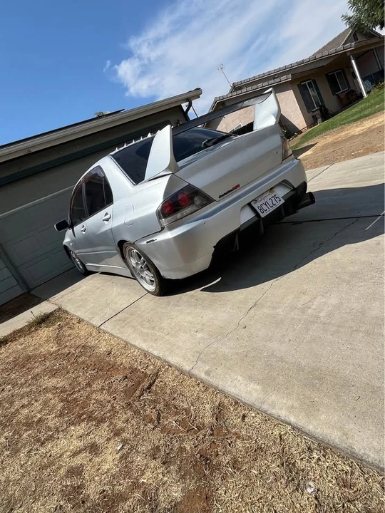 Mitsubishi Lancer Evolution IX 8th Gen - Image 2 of 3