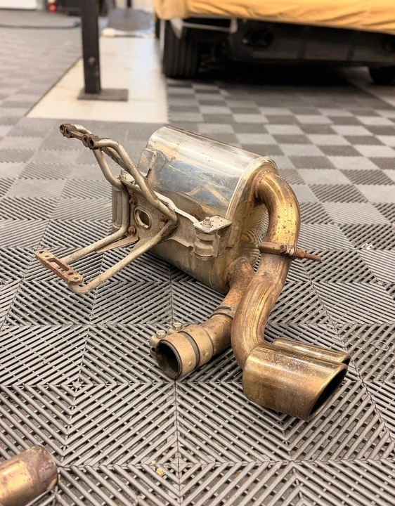 1997 Parts & Memorabilia Mechanical Components - Image 2 of 3
