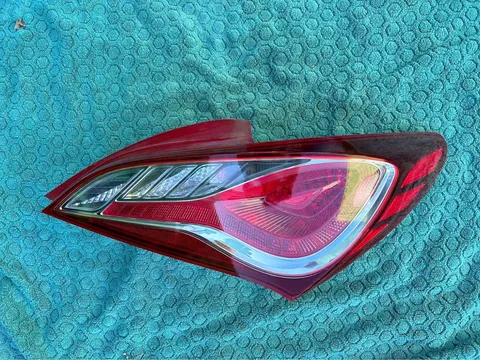 Hyundai Genesis 2016 Tail Light Right Side