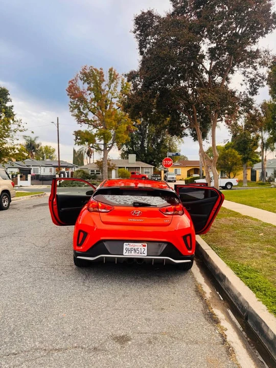 Hyundai Veloster - Image 9 of 10