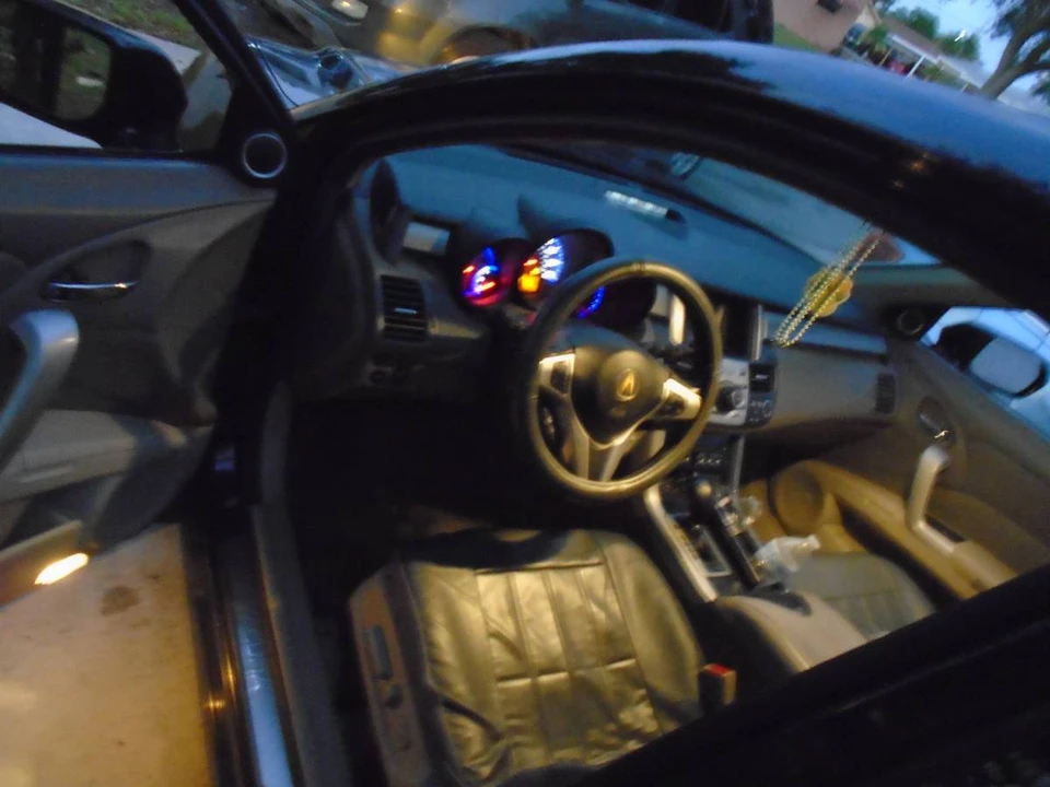 2015 Hyundai Veloster - Image 5 of 8