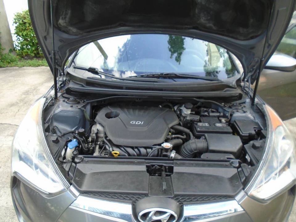 2015 Hyundai Veloster - Image 7 of 8