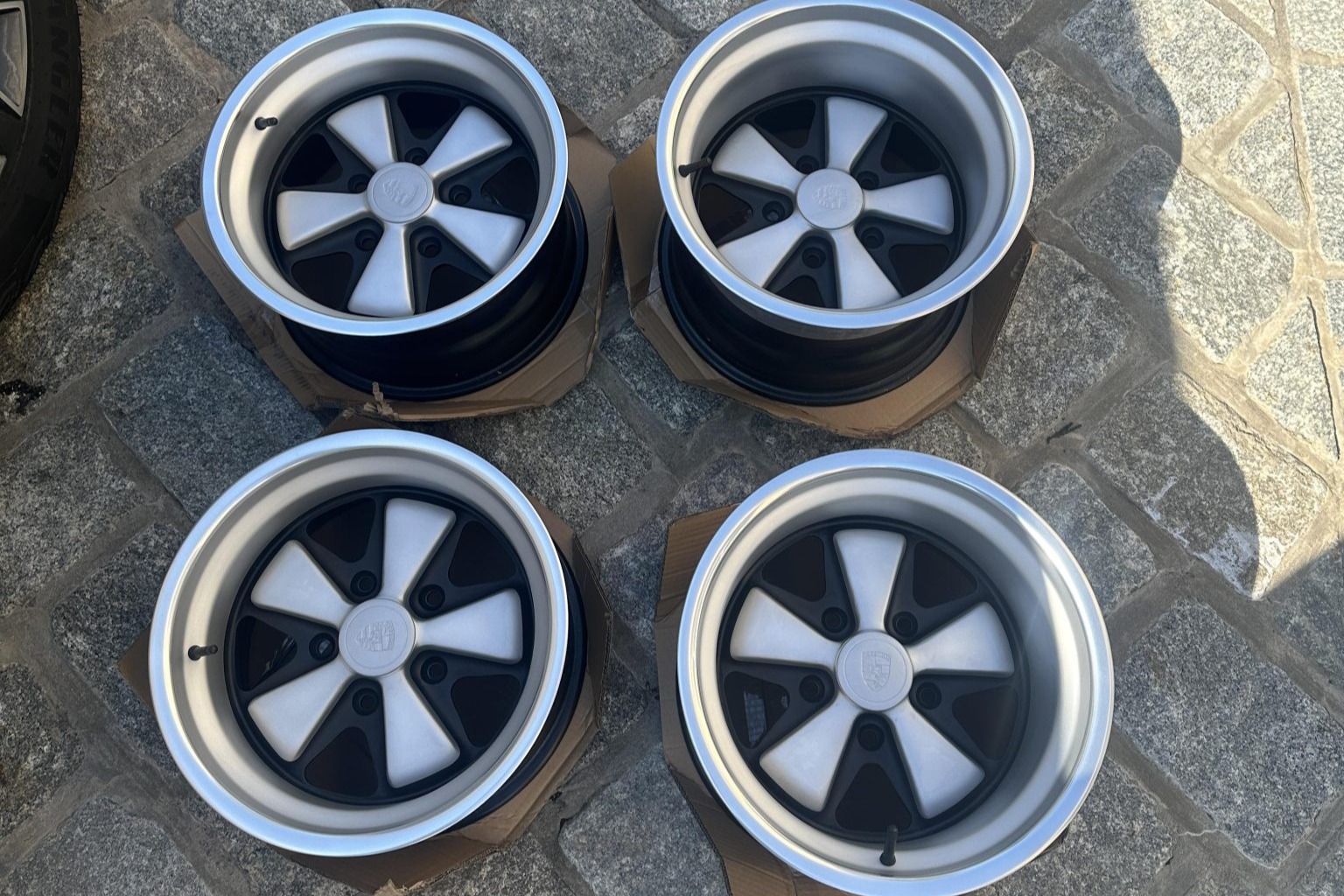 15×9′′ and 15×11′′ Fuchs Wheels for Porsche 911 RSR